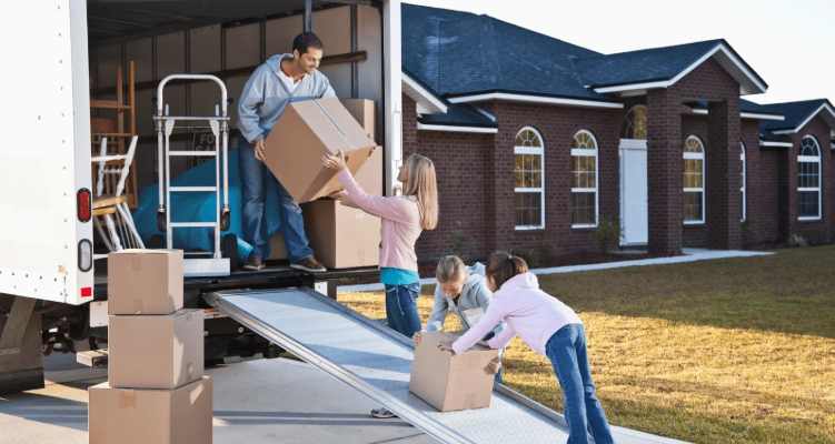 What to Expect on Moving Day: Long Distance Edition